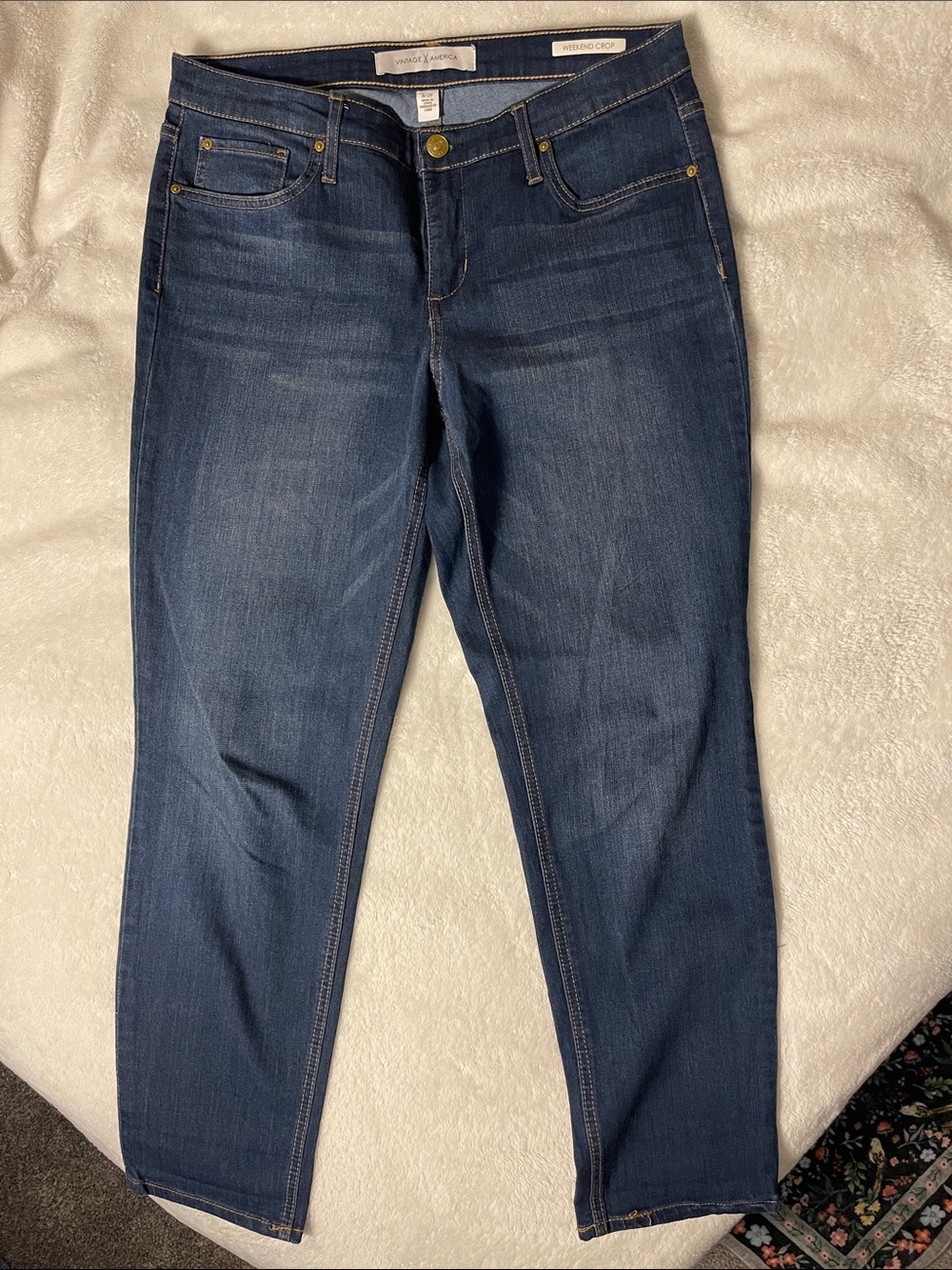 Vintage America Weekend Crop in Dark Blue Wash